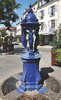 Fontaine Wallace à Rueil-Malmaison (Île-de-France). (définition réelle 2 579 × 4 207)