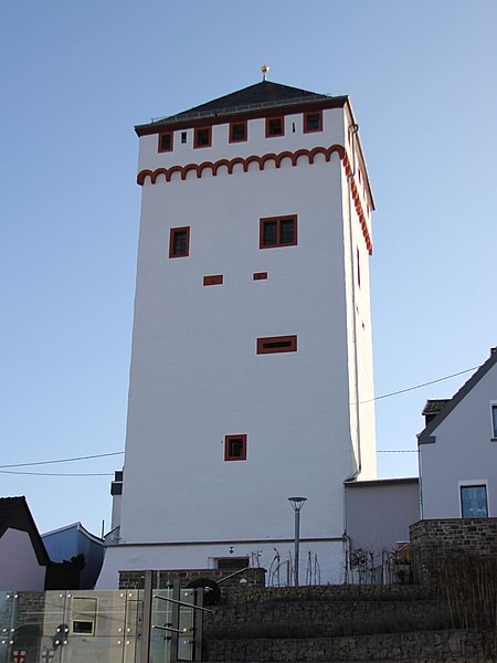 File:Weißer Turm Weißenthurm 2011.jpg