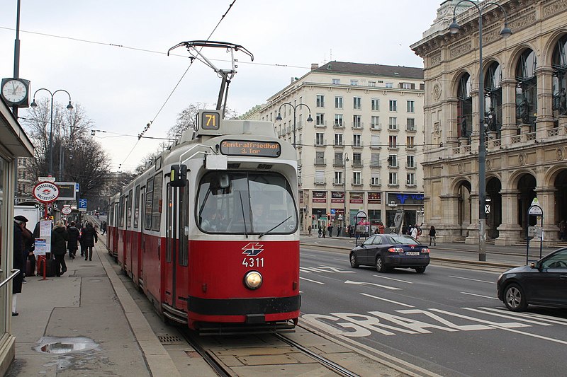 File:Wien-wiener-linien-sl-71-1003373.jpg