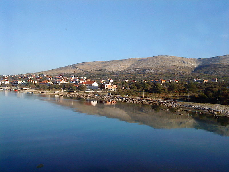 File:ŠibenikSplit-bus07153.JPG