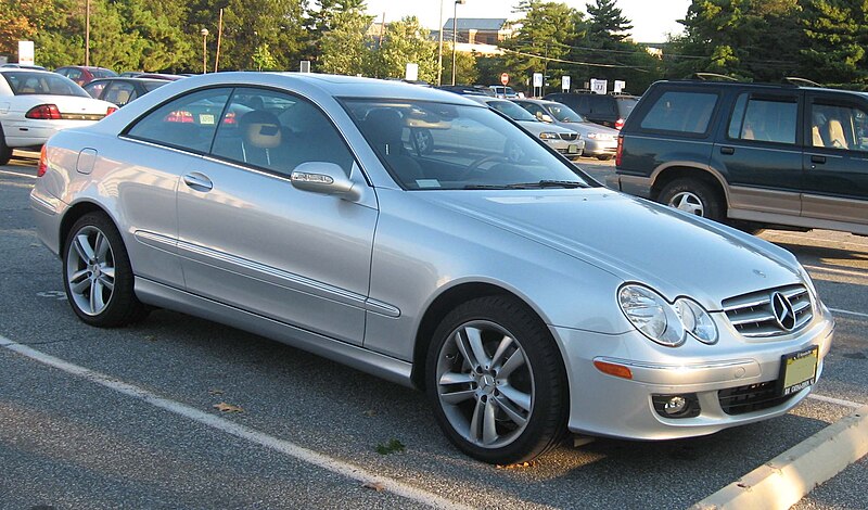 File:07-08 Mercedes-Benz CLK350.jpg