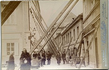 1895 Ljubljana earthquake by Helfer - Igriška ulica-2.jpg