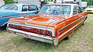 1964 Chevrolet Impala (37020056486).jpg