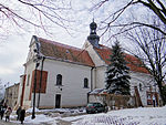 English: Dominican Abbey in Płock Polski: Kościół św Dominika w Płocku w parafii pw św Maksymiliana Marii Kolbego - po lewej w głebi dawny budynek klasztoru This is a photo of a monument in Poland identified in WLM database by the ID 622727.