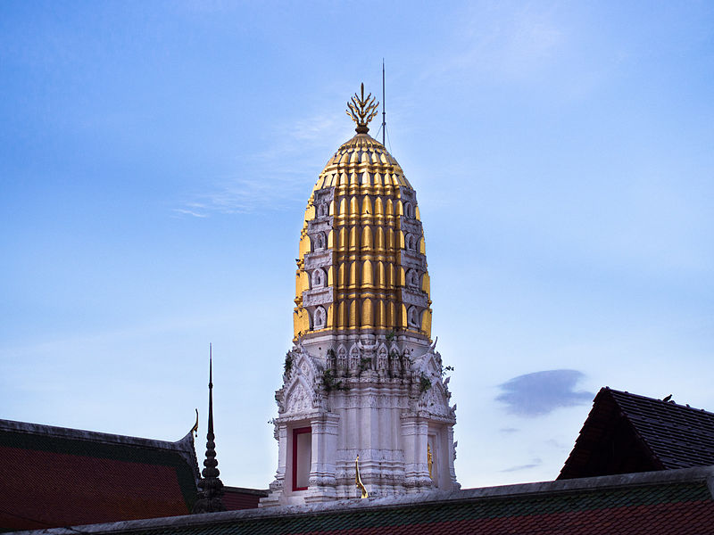 File:2013 Wat Phra Si Rattana Mahathat Prang.jpg