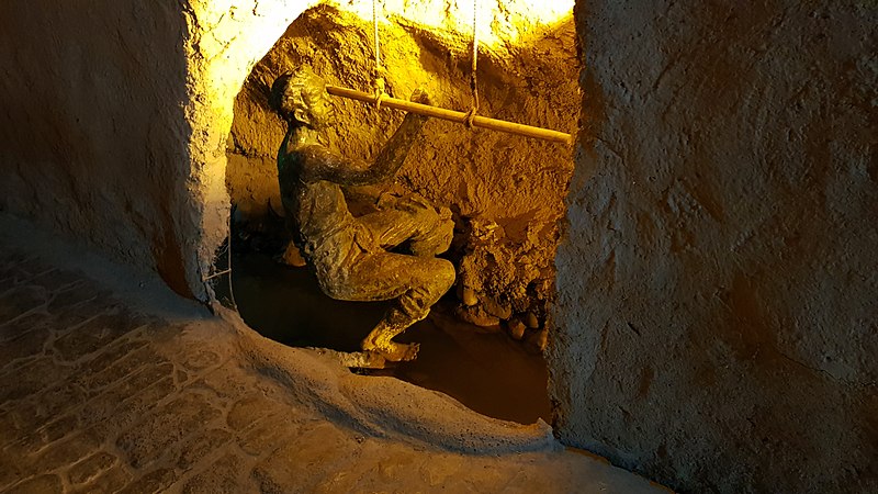 File:2017-07-23 Turpan Karez Folk Park 21 anagoria.jpg