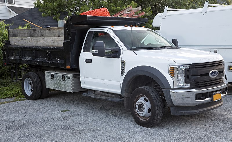 File:2019 Ford F-550 4WD, front right (NY).jpg