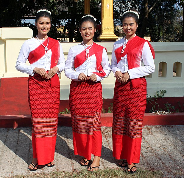 File:20200206 150859 Mon Girls in Mawlamyaing Myanmar anagoria.JPG