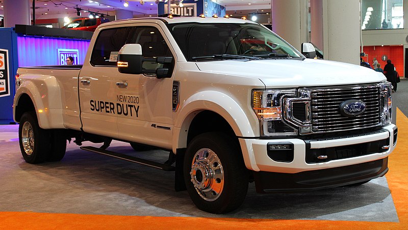 File:2020 Ford F-450 Limited Super Duty with Powerstroke Turbo Diesel engine, front NYIAS 2019.jpg