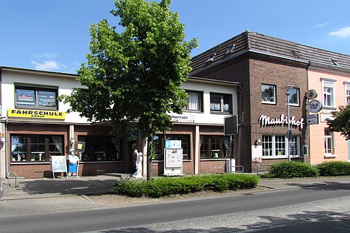 21 Fassade Gaststätte, Maubisstraße 46, (Kaarst)