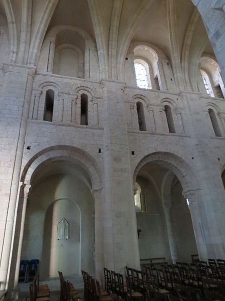 File:Abbaye de Lessay - élévation nef.JPG