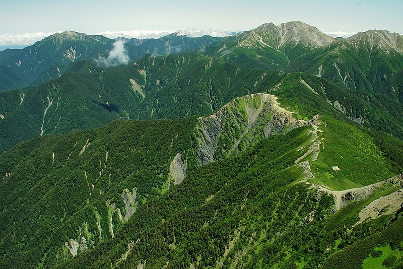 File:Abearkuradake from siomidake 2002 8 20.jpg