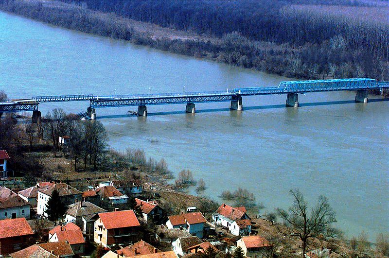 File:Aerial photo of Brčko Bridge in 1996.jpg