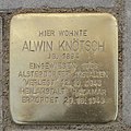 Alwin Knötsch vor der Herderstraße 24