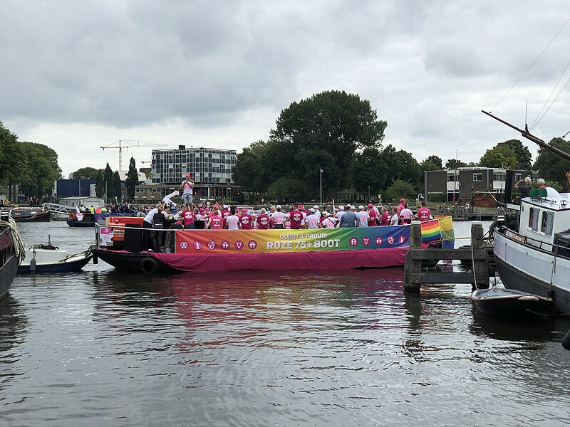 File:Amsterdam Pride Canal Parade 2019 032.jpg