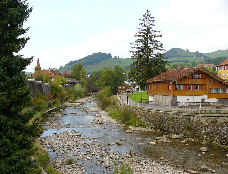 File:Appenzell-sitter02.jpg