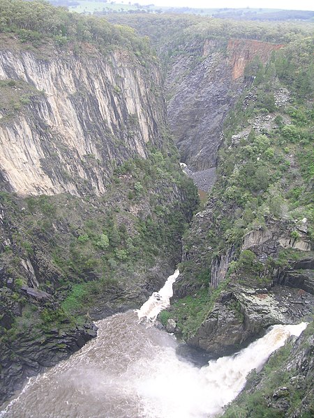 File:Apsley Falls 2.jpg