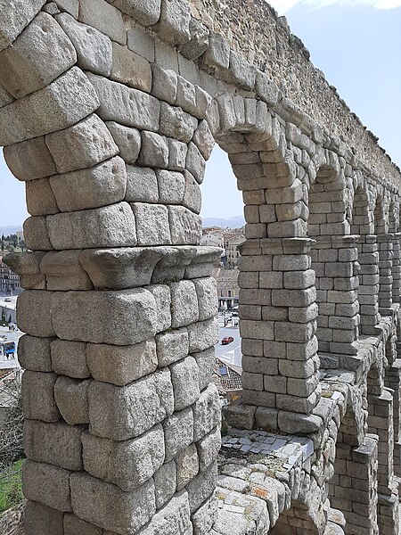 File:Arcos del Acueducto de Segovia.jpg