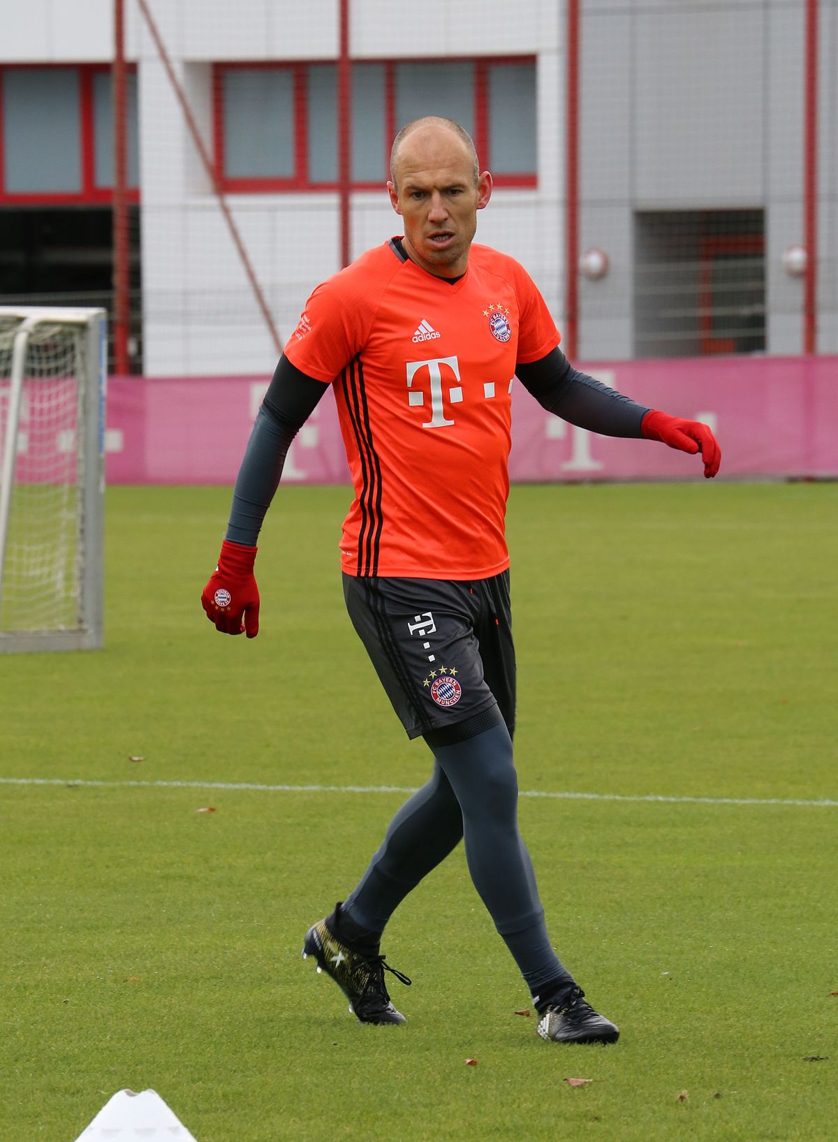 Robben 2016-11 FC Bayern Muenchen-3.jpg - Wikimedia Commons