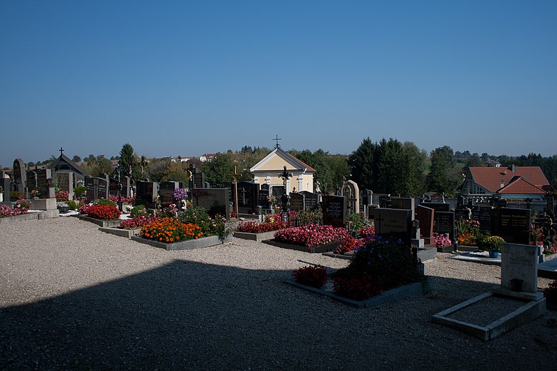 File:Aschbach Friedhof 1.jpg