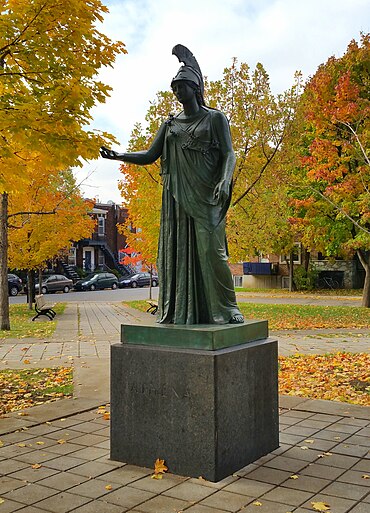 The sculpture Athéna in Athena Park