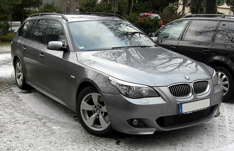 File:BMW 5er Touring front.JPG
