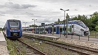 Bahnhof Wissembourg (Alsace) mit KEMBALI nach Mainz und TER nach Strasbourg.jpg