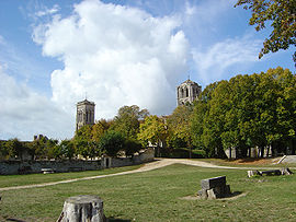 Basilique Vézelay park.JPG