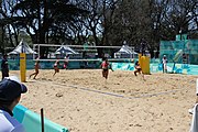 Deutsch: Beachvolleyball bei den Olympischen Jugendspielen 2018; Tag 8, 14. Oktober 2018; Mädchen, Achtelfinale – USA-Peru 2:0 (21–19/21–12) English: Beach volleyball at the 2018 Summer Youth Olympics at 14 October 2018 – Girls Round of 16 – USA-Peru 2:0 (21–19/21–12)