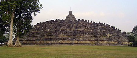 Fail:Borobudur-complete.jpg