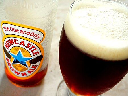 Tập tin:Bottle of Newcastle Brown Ale poured (4by3).jpg
