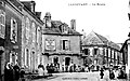 Le bourg de Landévant (route d'Hennebont) vers 1920 (carte postale).