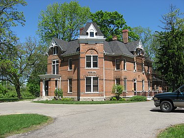 Browne Hall Browne Hall, Urbana University.jpg