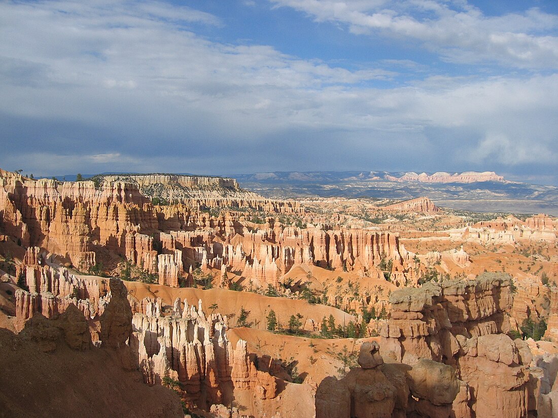 File:Bryce Canyon Hoodoos 2.jpg