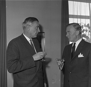 <span class="mw-page-title-main">Escott Reid</span> Canadian diplomat (1905–1999)