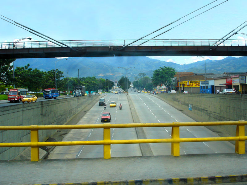 File:CalleSanJuanMedellín.jpg