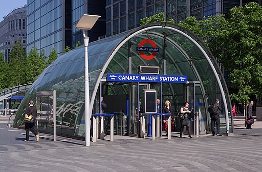 Canary Wharf tube station MMB 07