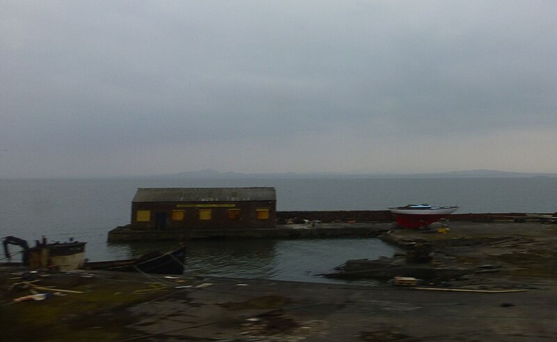 File:Carron Harbour - geograph.org.uk - 3409623.jpg