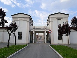 Castel Goffredo-Cimitirul de intrare.jpg