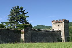 Castello di Riva, Ponte dell'Olio (Piacenza) - panoramio (7).jpg