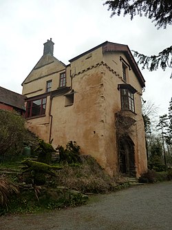 Castle House, Usk castle.jpg