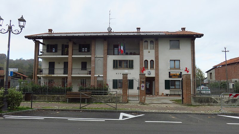 File:Cavaglio d'Agogna Municipio.jpg