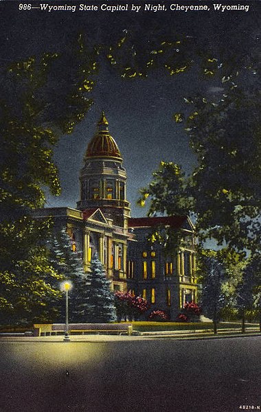 File:Cheyenne WY - Wyoming State Capitol by NIght (NBY 430367).jpg