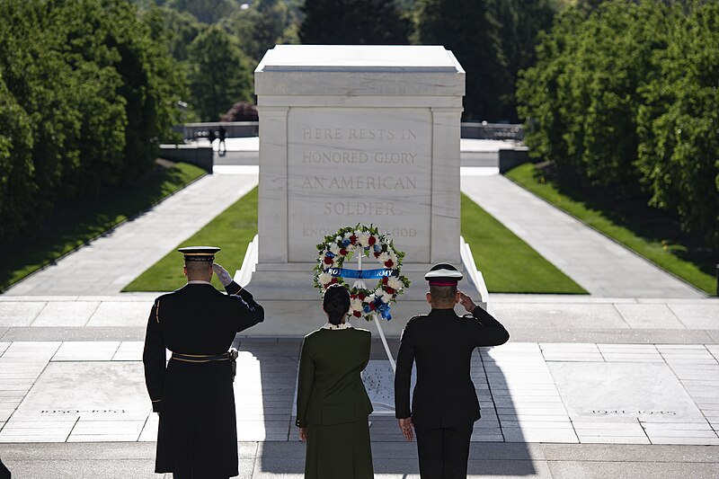 File:Chief of the Army of Thailand General Charoenchai Hinthao participates in a Public Wreath-Laying Ceremony at the Tomb of the Unknown Soldier on 22 April 2024 - 24.jpg