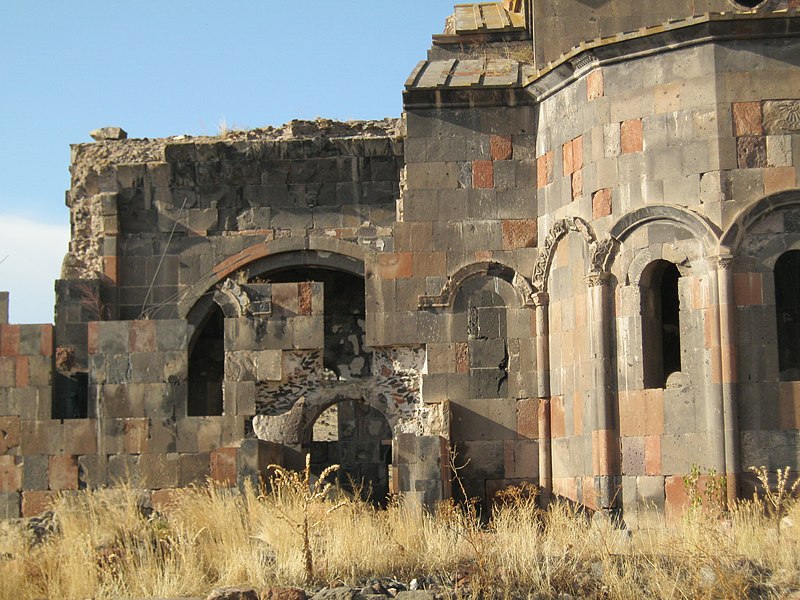 File:Church complex of Talin 02.JPG