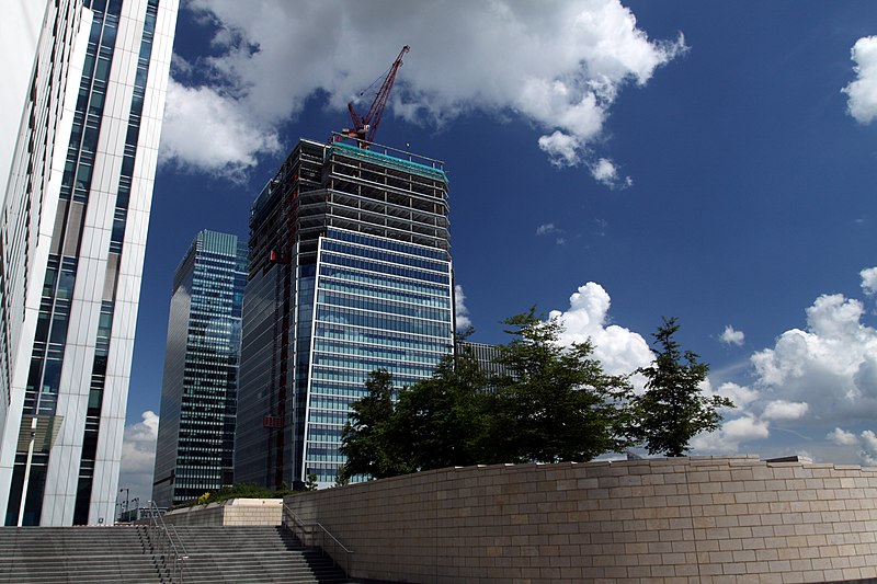 File:Construction of new skyscraper 25 Churchill Place in Canary Wharf, May 2013 (5).JPG