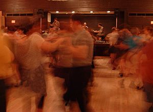 A NEFFA Thursday night contra dance at the Fresh Pond VFW in Cambridge, Massachusetts, in May 2003, (before the dance moved to Concord) ContraDanceCambridgeVFW.agr.jpg