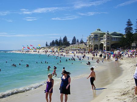 Tập_tin:Cottesloe_Beach,_Perth,_Western_Australia_(4431664542).jpg