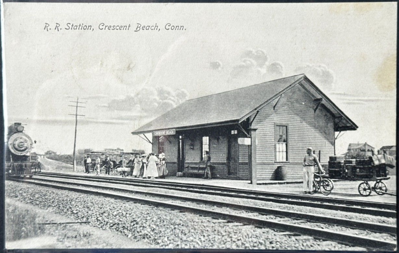 File:Crescent Beach station 1913 postcard.png