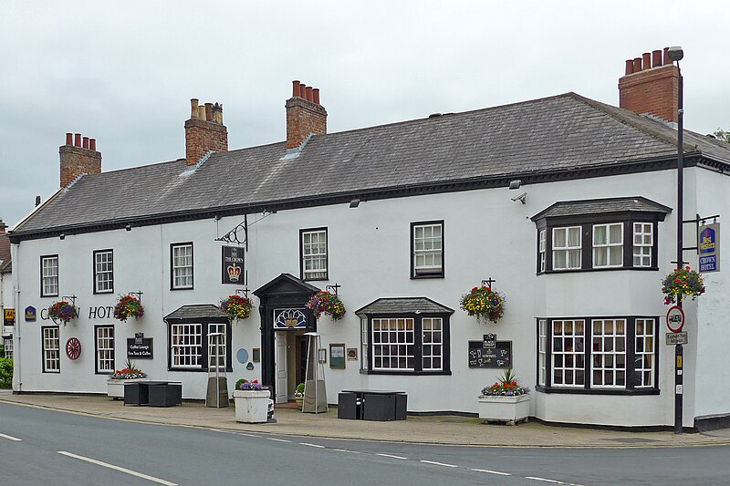 File:Crown Hotel, Boroughbridge (28227834842).jpg